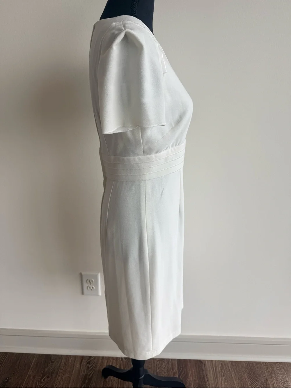Adrianna Papell White Short-Sleeve Midi Sheath Dress